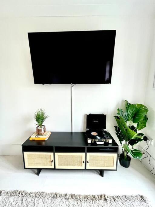 High-End 2 Bed Maisonette In Beaulieu Park Broomfield  Екстериор снимка